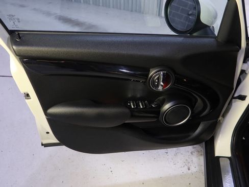 Used 2015 MINI Cooper S image 32