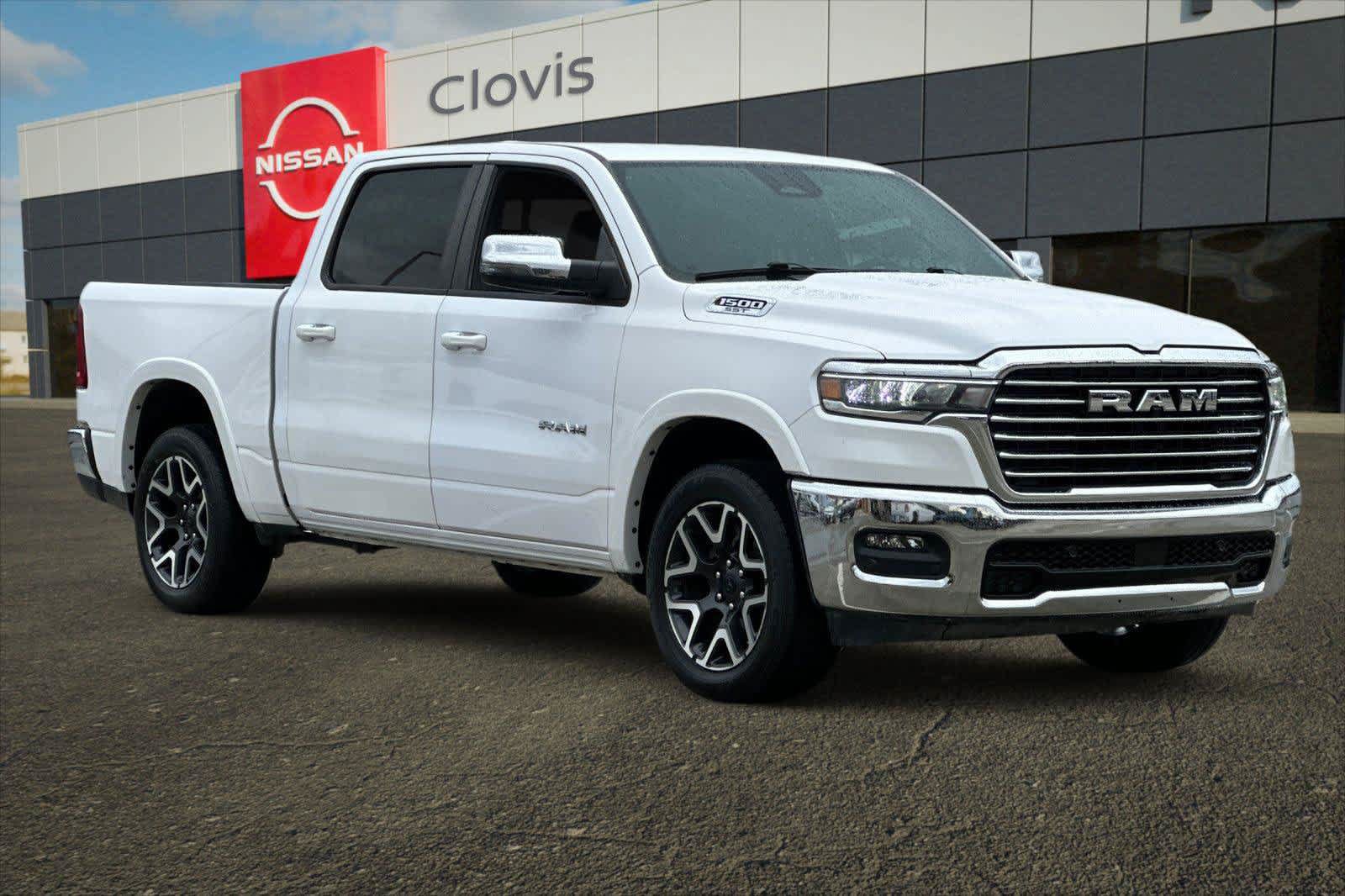 Used 2025 RAM 1500 Laramie AWD/4WD image 9