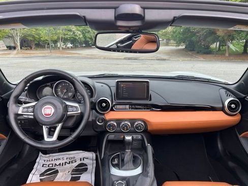 Used 2018 FIAT 124 Spider Lusso w/ Convenience Group RWD image 18