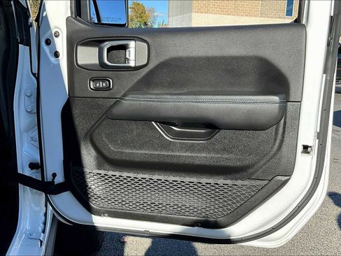 Used 2022 Jeep Wrangler Unlimited Rubicon 4xe w/ Cold Weather Group image 21