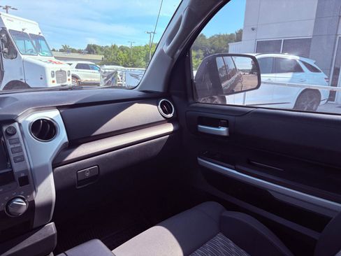 Used 2019 Toyota Tundra SR5 AWD/4WD image 21