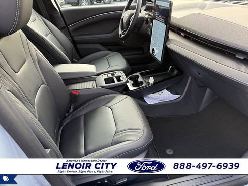 Used 2025 Ford Mustang Mach-E Premium image 13