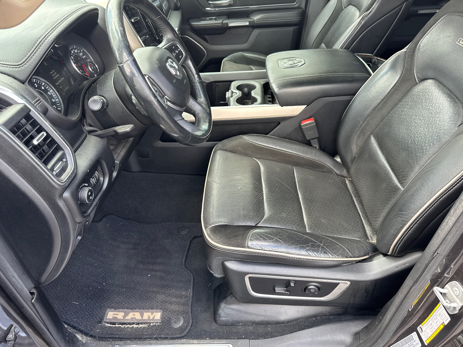 Used 2019 RAM 1500 Laramie RWD image 9