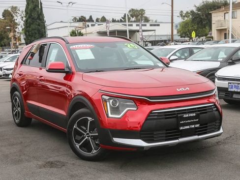 Certified 2025 Kia Niro EX FWD image 2