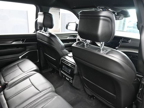 Used 2023 Jeep Wagoneer Series III w/ Preferred Equipment Group image 45