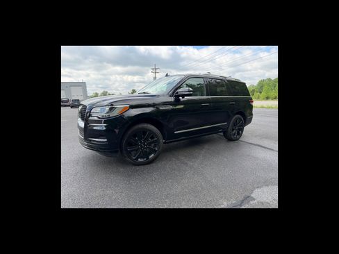 Used 2024 Lincoln Navigator Reserve AWD/4WD image 8