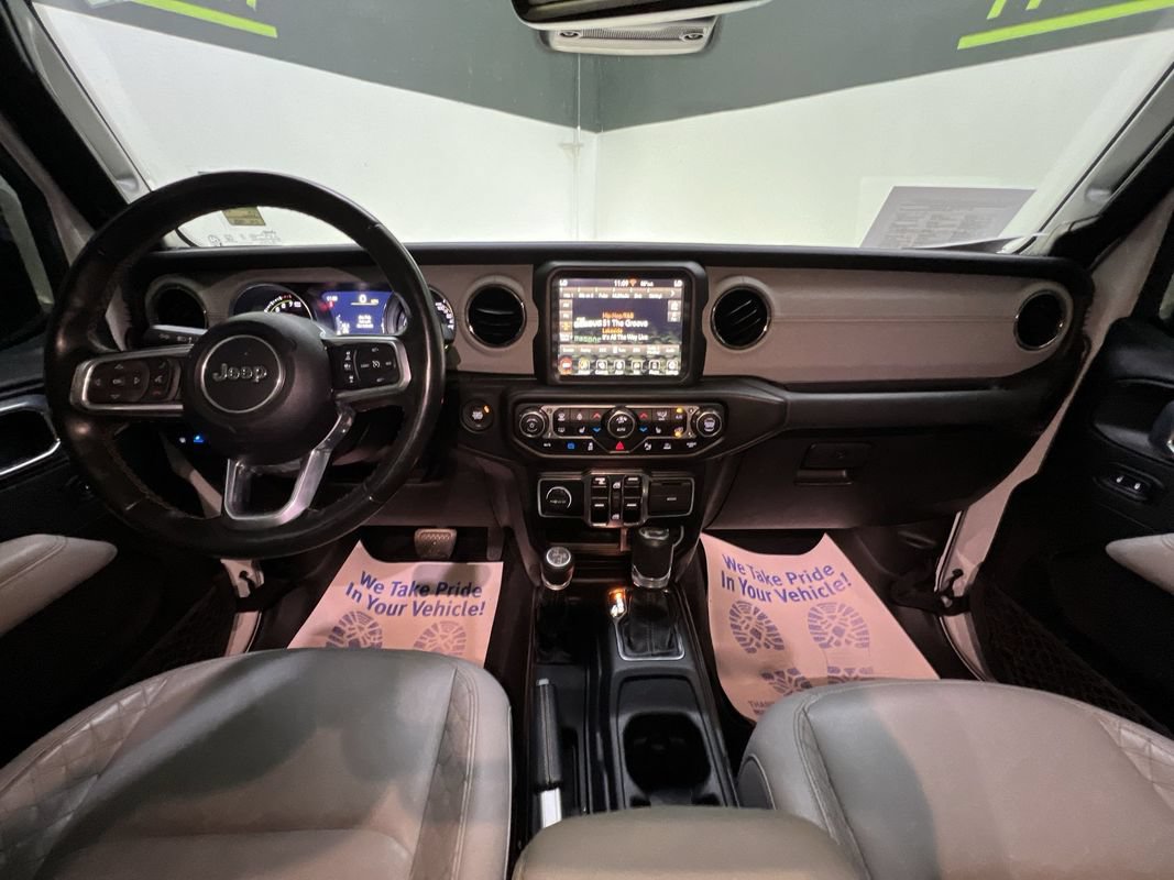 Used 2022 Jeep Wrangler Unlimited Sahara AWD/4WD image 18