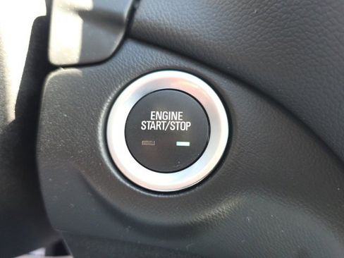 Used 2018 Chevrolet Equinox LT image 11