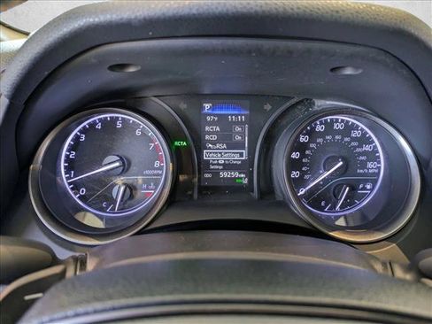 Used 2021 Toyota Camry SE w/ Convenience Package FWD image 11