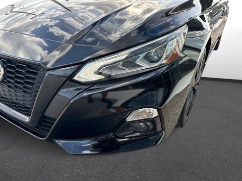 Used 2022 Nissan Altima 2.5 SR w/ Midnight Edition Package image 9