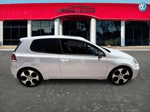 Used 2011 Volkswagen Golf 2-Door FWD image 7