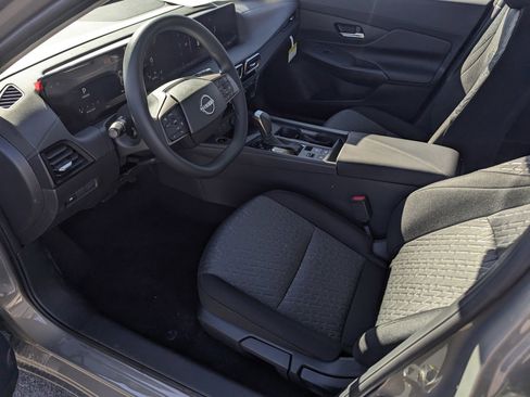 New 2026 Nissan Sentra SV w/ Floor Mat Package FWD image 9