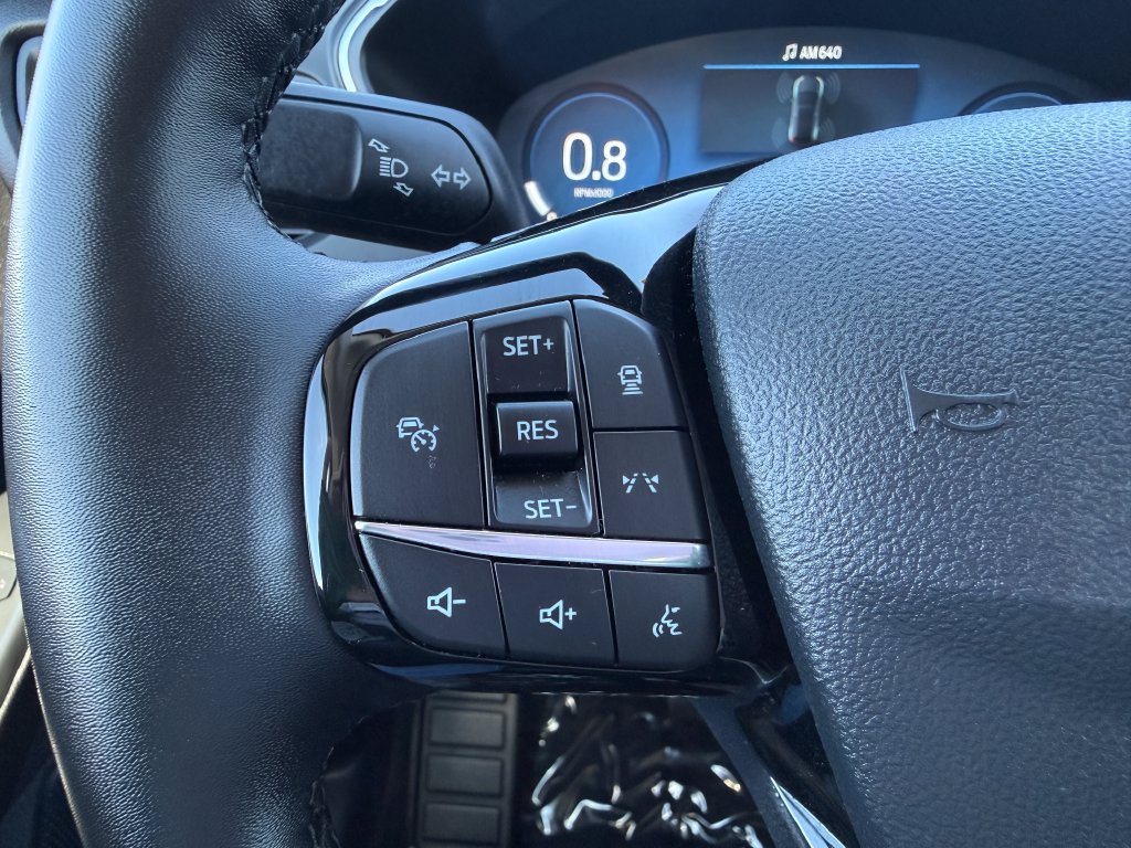Used 2025 Ford Escape Platinum AWD/4WD image 22