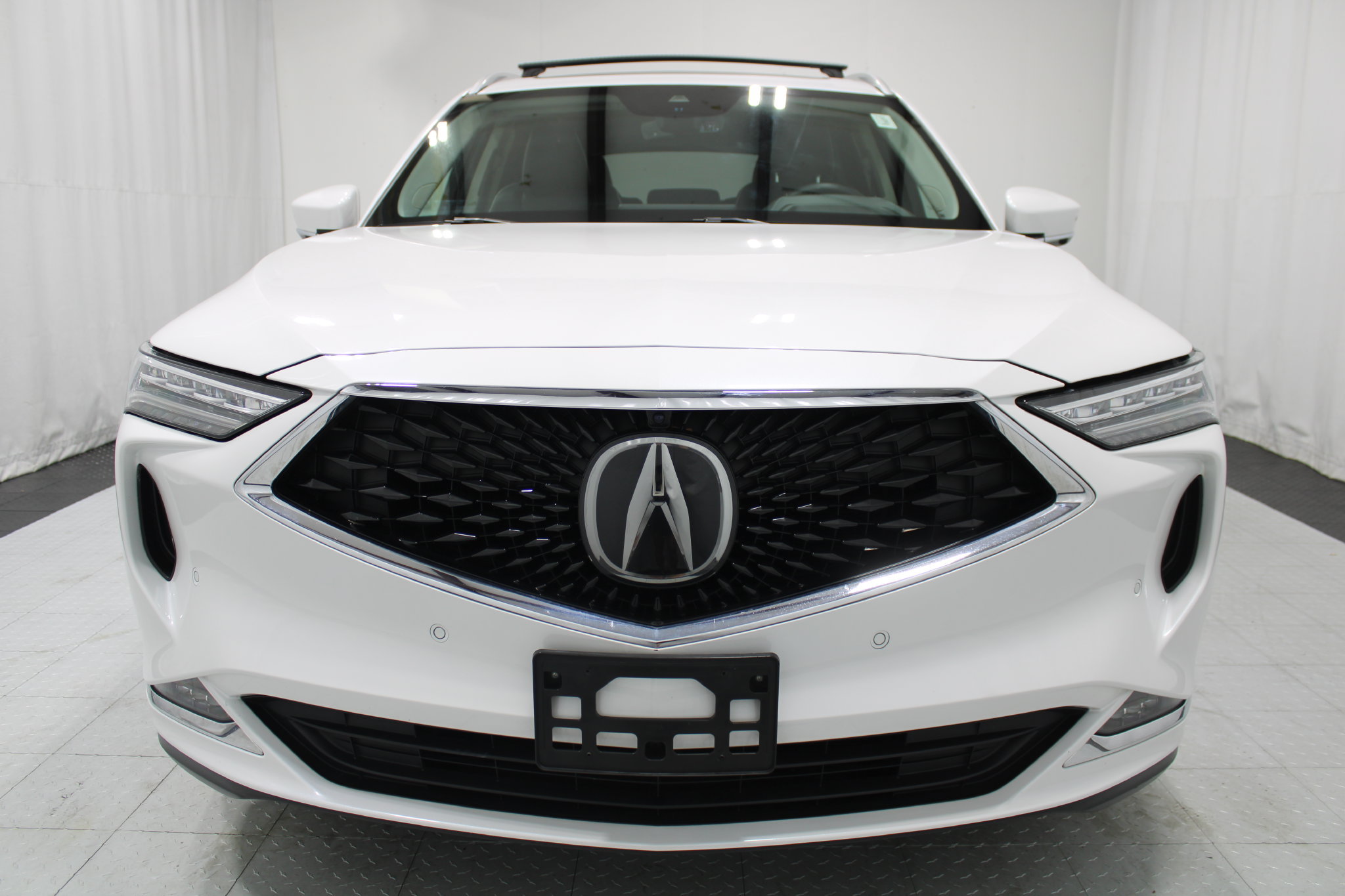 Used 2023 Acura MDX w/ Advance Package AWD/4WD image 3