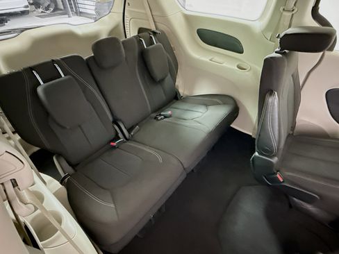 Used 2023 Chrysler Voyager LX FWD image 24