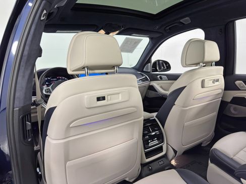 Used 2021 BMW X7 M50i w/ Dynamic Handling Package image 42