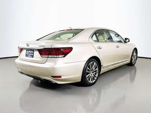 Used 2015 Lexus LS 460 w/ Comfort Package RWD image 8