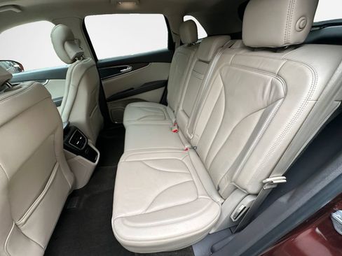 Used 2016 Lincoln MKX Select w/ Climate Package AWD/4WD image 25