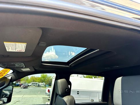 Used 2020 GMC Sierra 2500 Denali w/ Denali Ultimate Package image 22