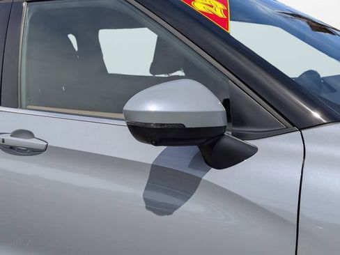 Used 2025 Mitsubishi Outlander SEL FWD image 11