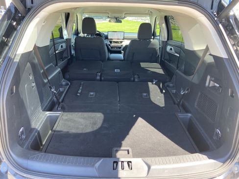 Used 2025 Ford Explorer Active AWD/4WD image 9