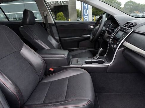 Used 2015 Toyota Camry XSE image 18