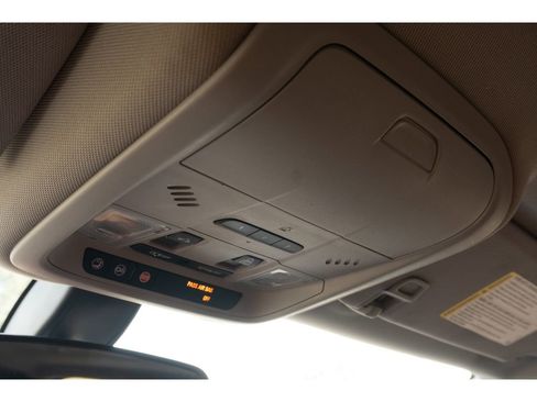 Used 2018 Chevrolet Equinox LT w/ Sun & Infotainment Package image 32