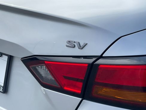 Used 2024 Nissan Altima 2.5 SV image 31