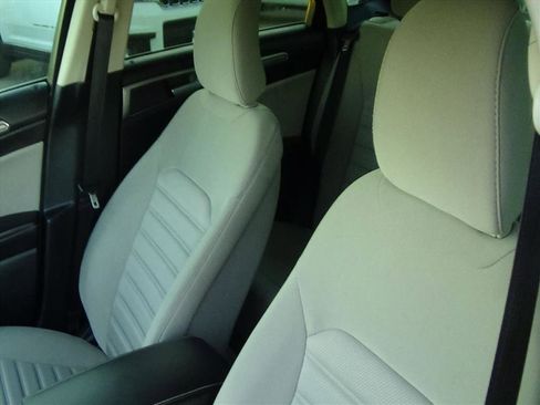 Used 2018 Ford Fusion S image 17