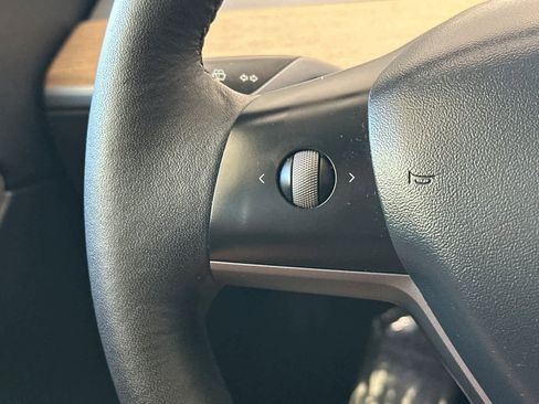 Used 2022 Tesla Model Y Performance image 26