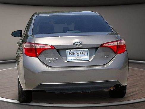 Used 2018 Toyota Corolla LE FWD image 4