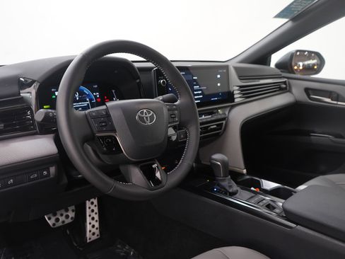 Used 2026 Toyota Camry SE w/ Multimedia Upgrade Package image 24