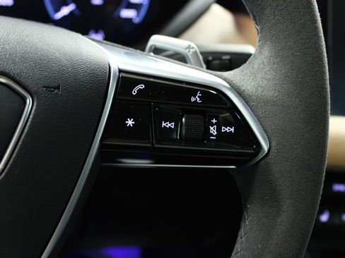 Used 2023 Audi e-tron GT Premium Plus image 20