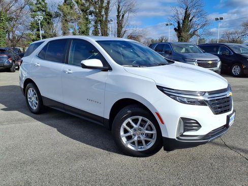 Used 2022 Chevrolet Equinox LT image 2