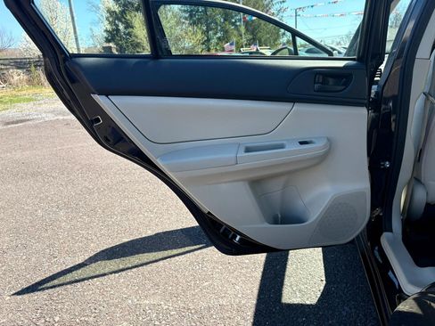 Used 2013 Subaru Impreza 2.0i image 12