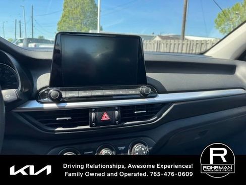 Used 2024 Kia Forte LXS w/ LXS Technology Package FWD image 11