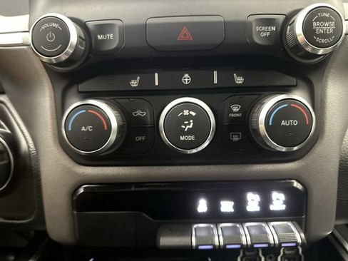 Used 2019 RAM 1500 Big Horn AWD/4WD image 19