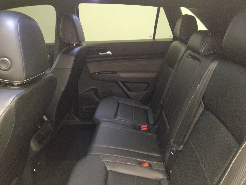 Used 2022 Volkswagen Atlas Cross Sport SE FWD image 18
