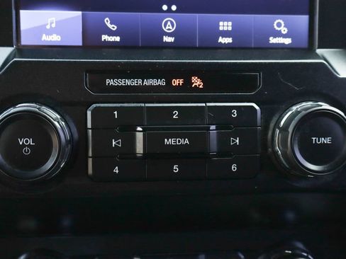 Used 2019 Ford F150 XLT w/ Equipment Group 302A Luxury AWD/4WD image 38