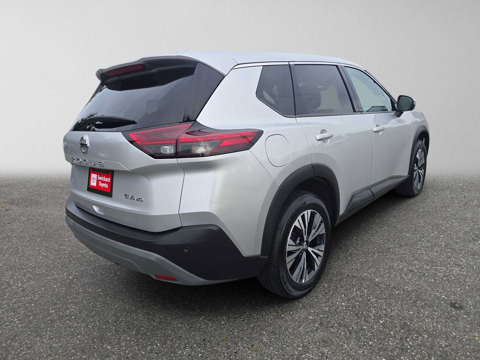 Used 2021 Nissan Rogue SV AWD/4WD image 3