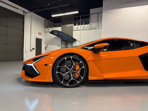 Used 2025 Lamborghini Revuelto AWD/4WD image 3