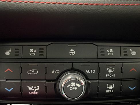 Used 2024 Dodge Durango R/T w/ Tow 'N Go Package AWD/4WD image 32
