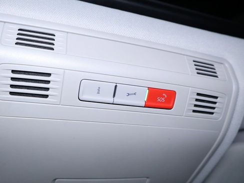 Used 2022 Volkswagen Taos SEL image 27