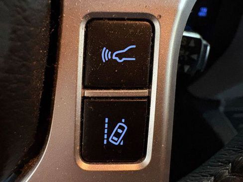 Certified 2018 Toyota Tundra Platinum image 19