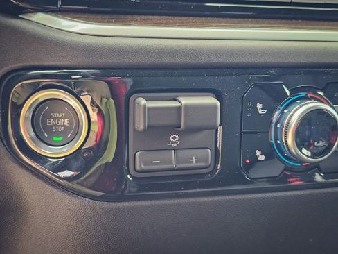 New 2026 GMC Sierra 1500 Elevation image 27