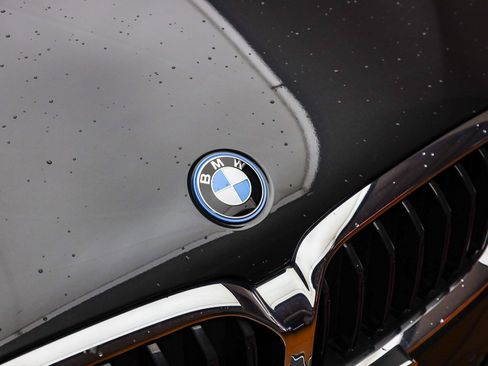 Certified 2023 BMW 530e w/ Premium Package image 6