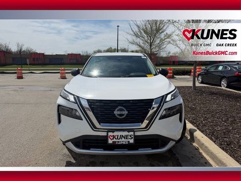 Used 2023 Nissan Rogue S image 3