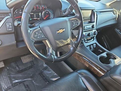 Used 2018 Chevrolet Suburban LT w/ LT Signature Package image 10