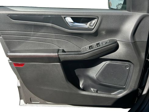 Used 2025 Ford Escape ST-Line Select AWD/4WD image 17