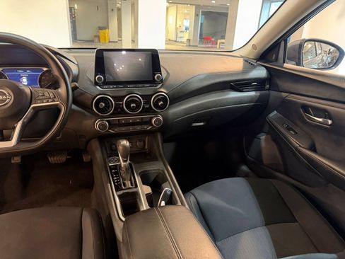 Used 2025 Nissan Sentra SV FWD image 33